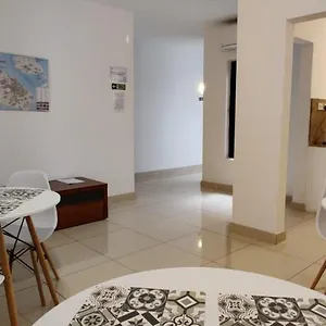 Affittacamere Lovely 4 Bedroom, 3 Bathroom, Maisonette With Terraces., Is-Swieqi